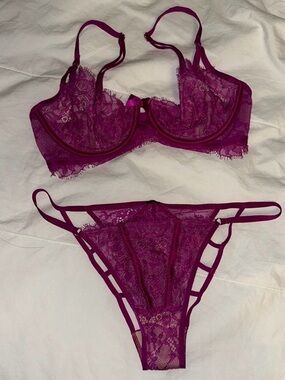 Lingerie sets - size small